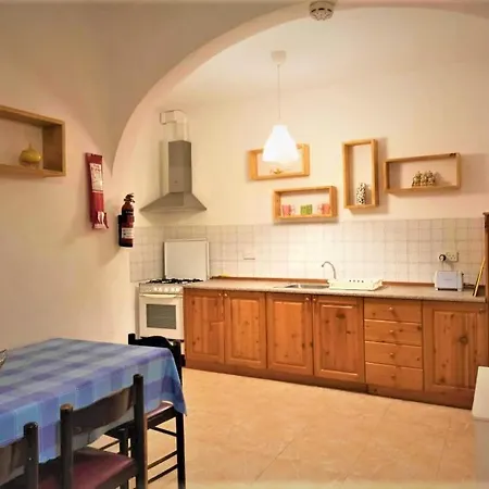 With Aircondition & Washing Machine In With Valley Views Apartment Marsalforn