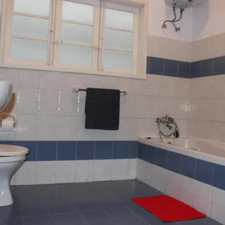 With Aircondition & Washing Machine In With Valley Views *